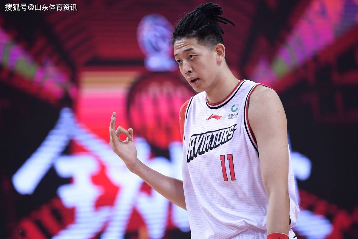 托特纳姆发布备战花絮，清晨单刀错失，CBA季后赛任务艰巨，团队化学反应显著的简单介绍